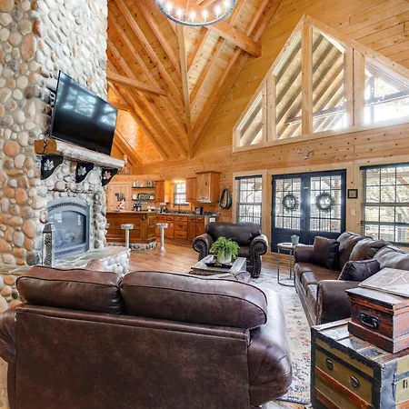 Riverfront Cabin With Hot Tub - 3 Miles To Dollywood